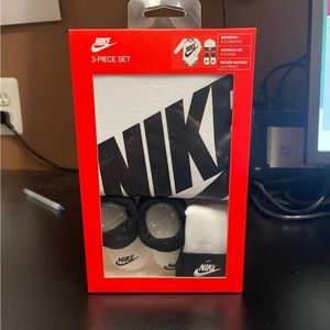 Nike 3 piece baby out fit